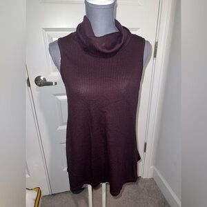 Sleeveless turtleneck